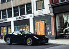 天鹅绒Ferrari 599现身伦敦街头